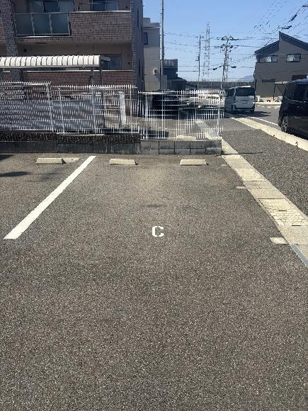 大江7-14-10ミモザコート駐車場