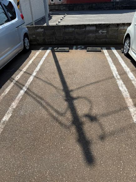 畝田西2丁目 K工場の前駐車場