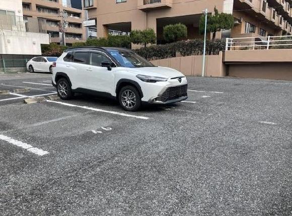 FK鳩岡町1丁目駐車場