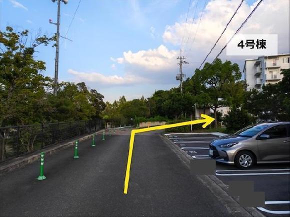 ＵＲ高槻・阿武山六番街団地駐車場