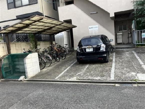 富士見マンション駐車場