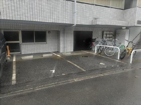 メゾン榎駐車場