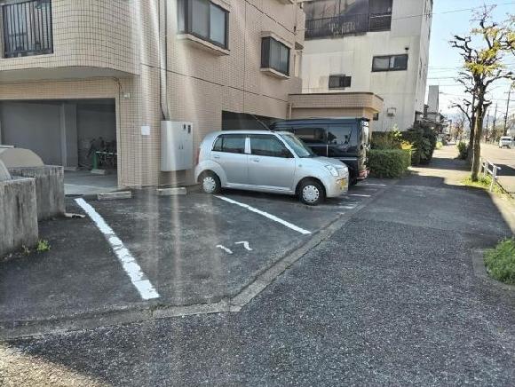 メゾン野上駐車場