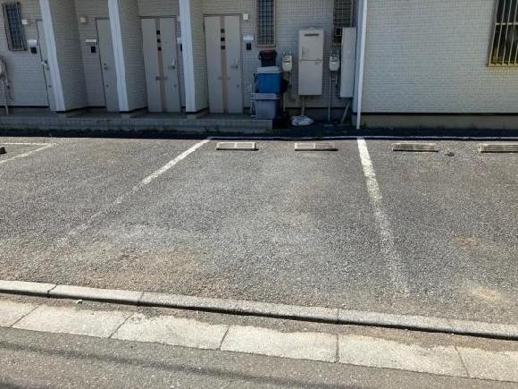 コンフォール駐車場