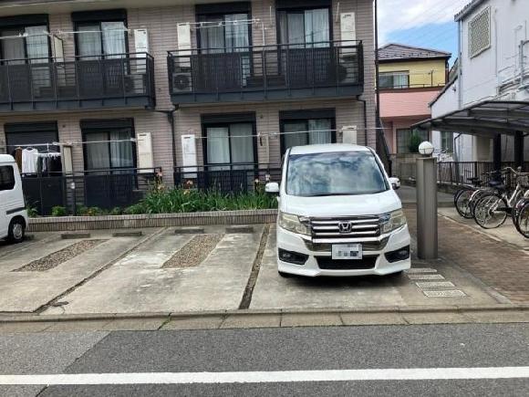シャトーソレイユ駐車場