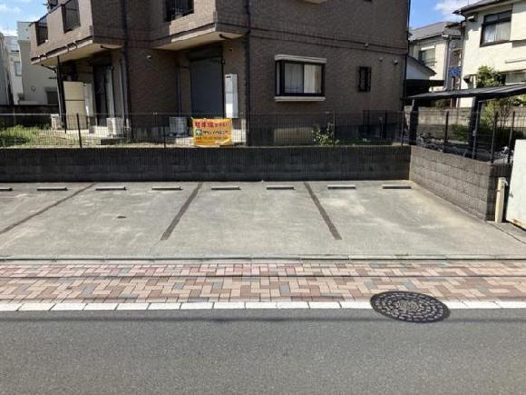 フェリシアコート駐車場