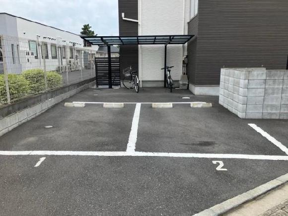 シュパース草加駐車場