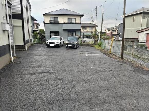 メゾンファミールＡ・Ｂ駐車場