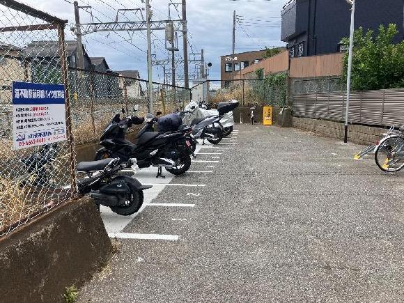 滝不動駅前月極バイク駐車場