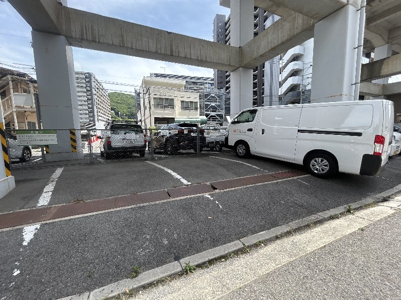 二葉の里その３駐車場