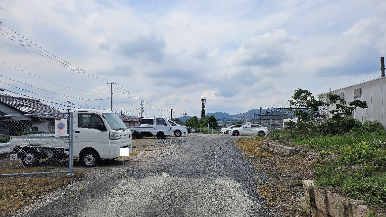 四辻駅駐車場