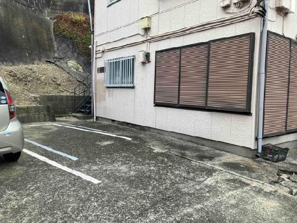 メゾンオリーブ3駐車場