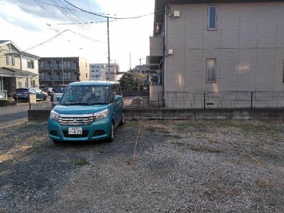 【万願寺駅徒歩3分】万願寺2丁目駅近 砂利駐車場