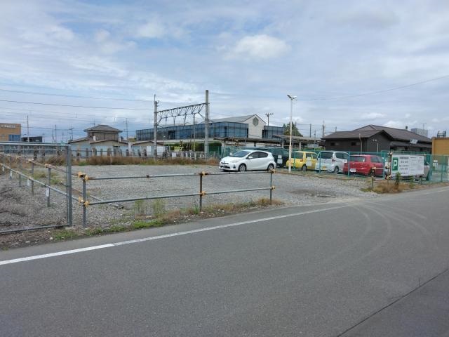 木崎駅駐車場
