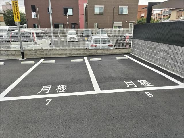 新鴻池町駐車場