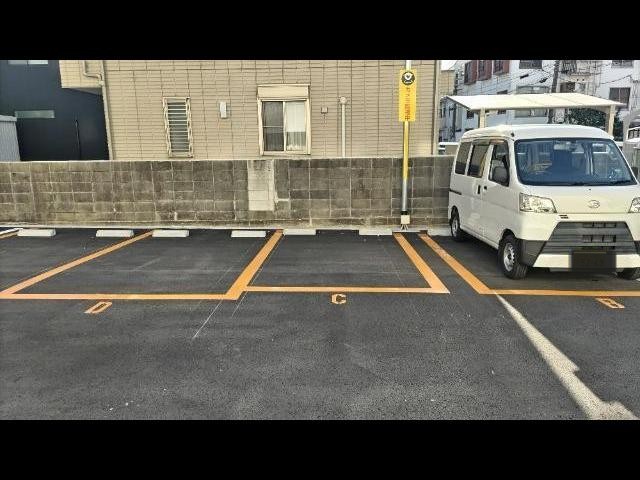 友田町３丁目駐車場