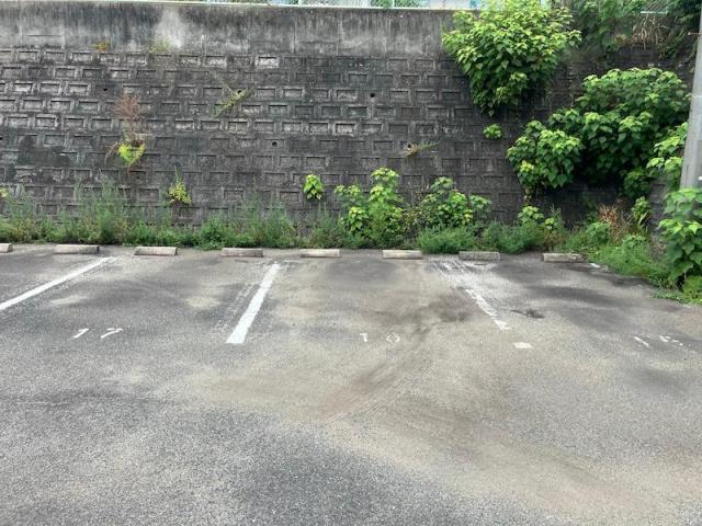 牛田新町駐車場