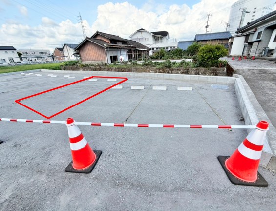 隼人町見次駐車場