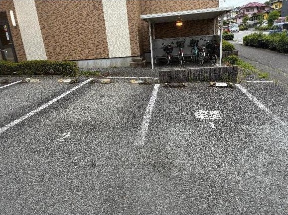 ライフステージ三国が丘駐車場
