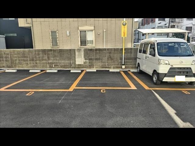 友田町３丁目駐車場