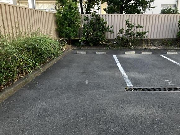 グランコール出来野マンション駐車場