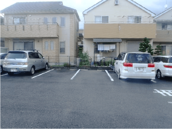 平置き舗装駐車場